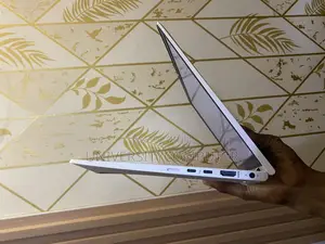 Laptop HP EliteBook 830 G8 2GB Intel Core I7 HDD 500GB
