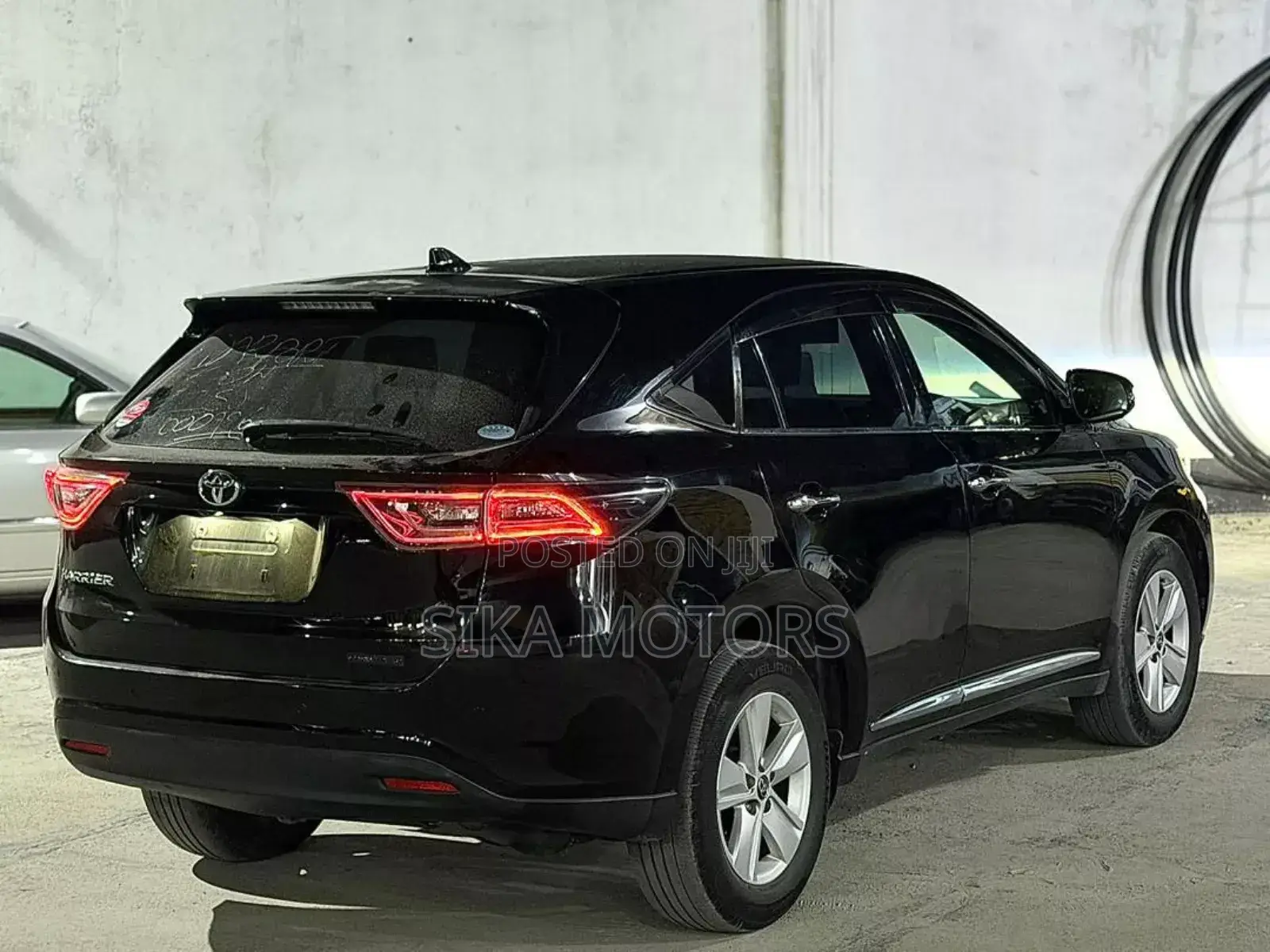 Toyota Harrier 2.0 4WD 2015 Black