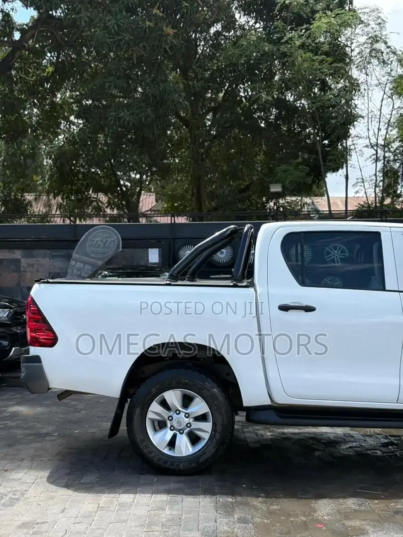 Toyota Hilux 2017 White