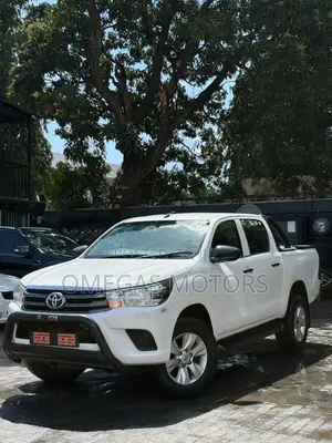 Toyota Hilux 2017 White