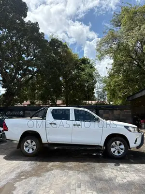 Toyota Hilux 2017 White