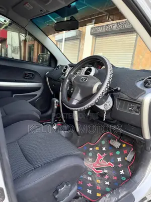 Toyota IST 2004 Silver