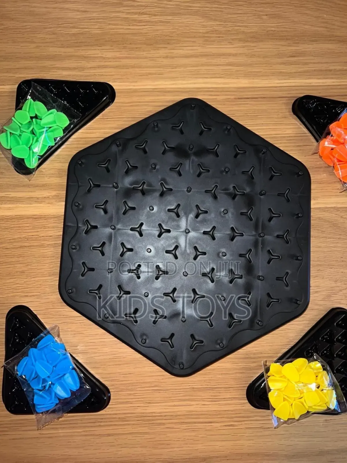 Chain Triangle Chess