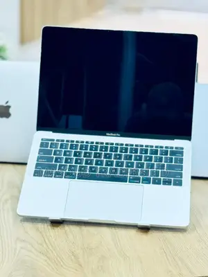 Laptop Apple MacBook Pro 2017 16GB Intel Core I7 SSD 1T