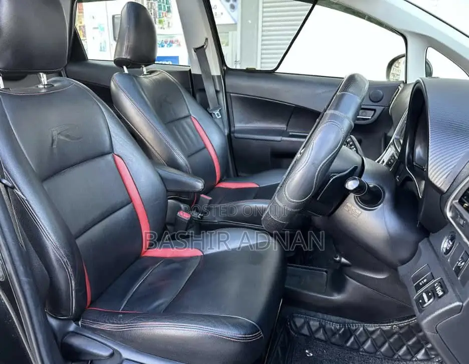 Toyota Ractis 1.5 FWD 2014 Black