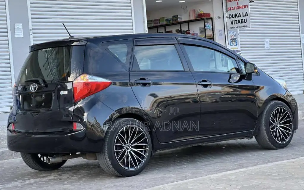 Toyota Ractis 1.5 FWD 2014 Black