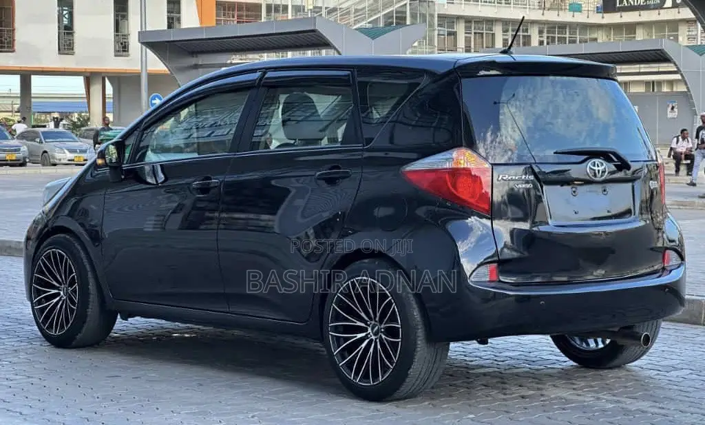 Toyota Ractis 1.5 FWD 2014 Black