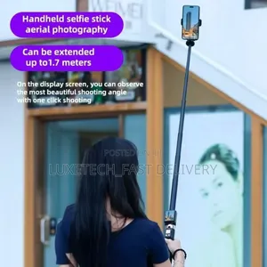 Cl07 Selfie Stick With a Built-in Screen Monitor