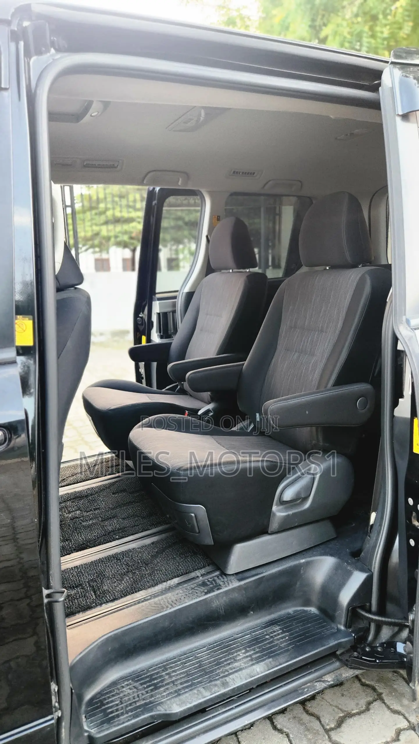 Toyota Noah 2010 Black