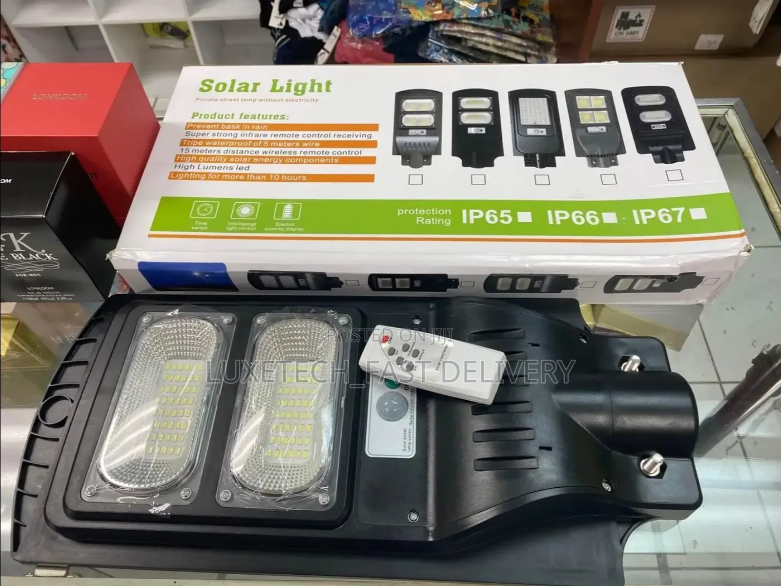 Solar-Powered Street Lights 500w for Outdoor Use