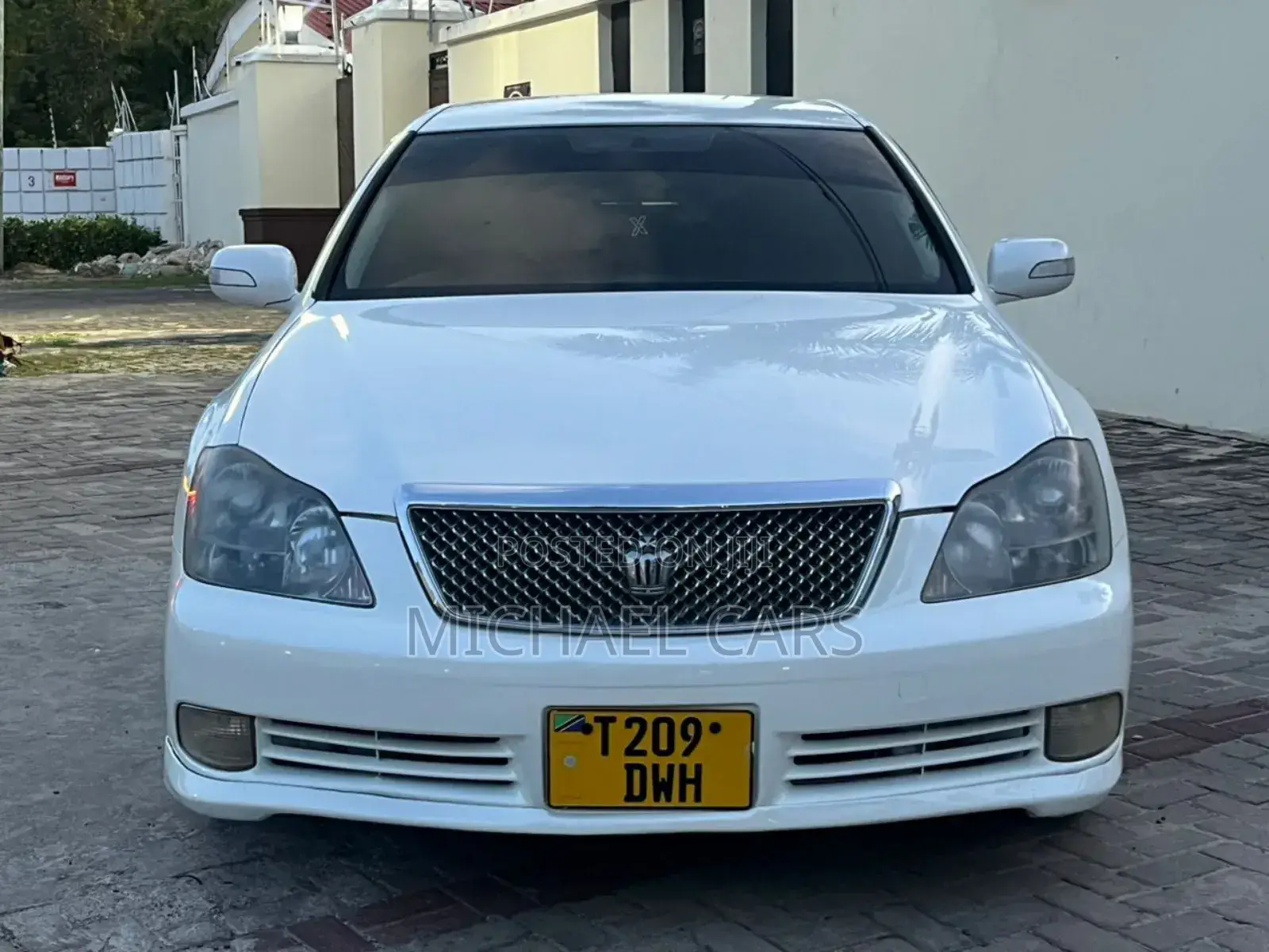 Toyota Crown Royale 2005 White