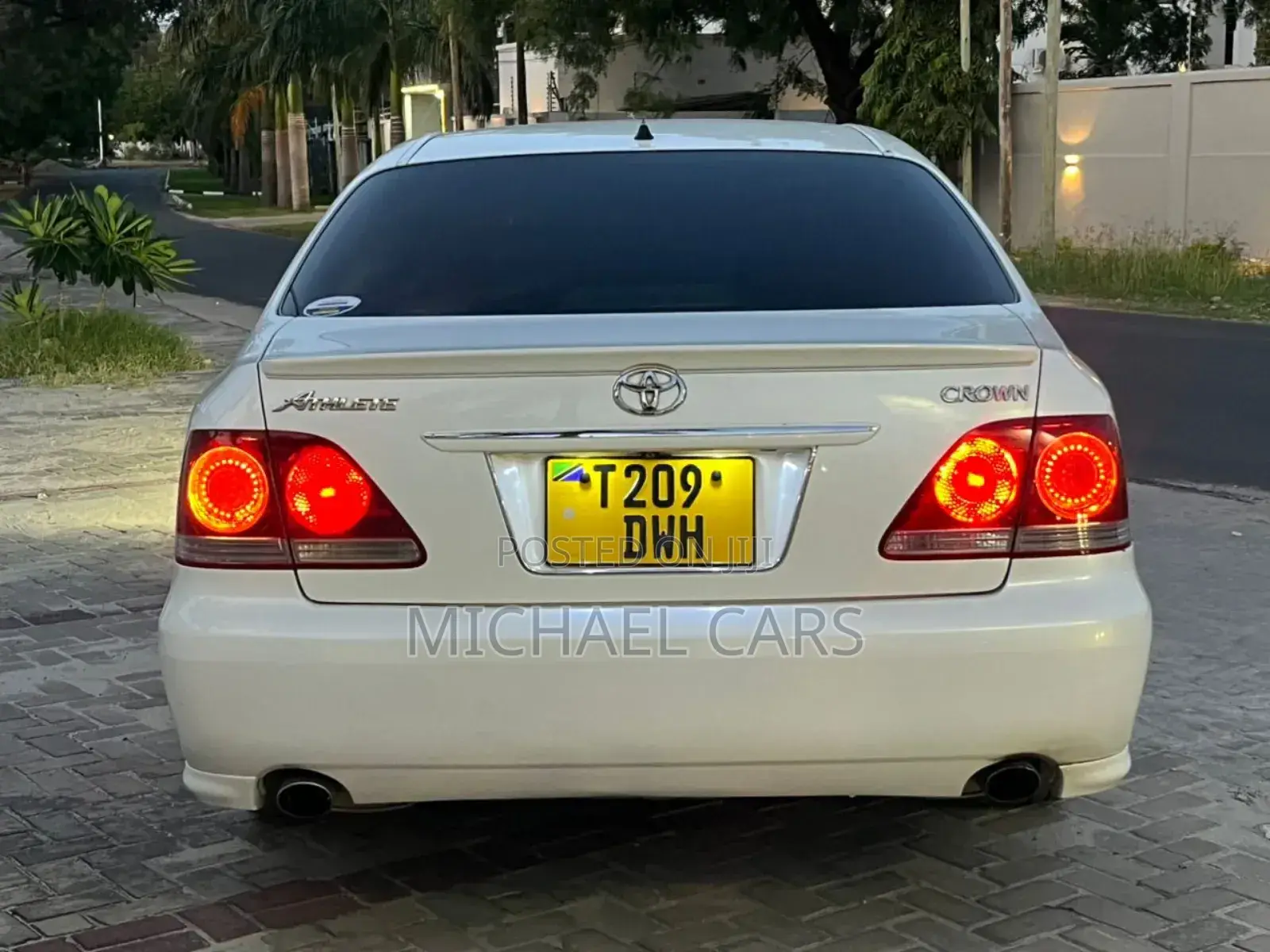 Toyota Crown Royale 2005 White