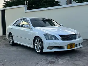 Toyota Crown Royale 2005 White