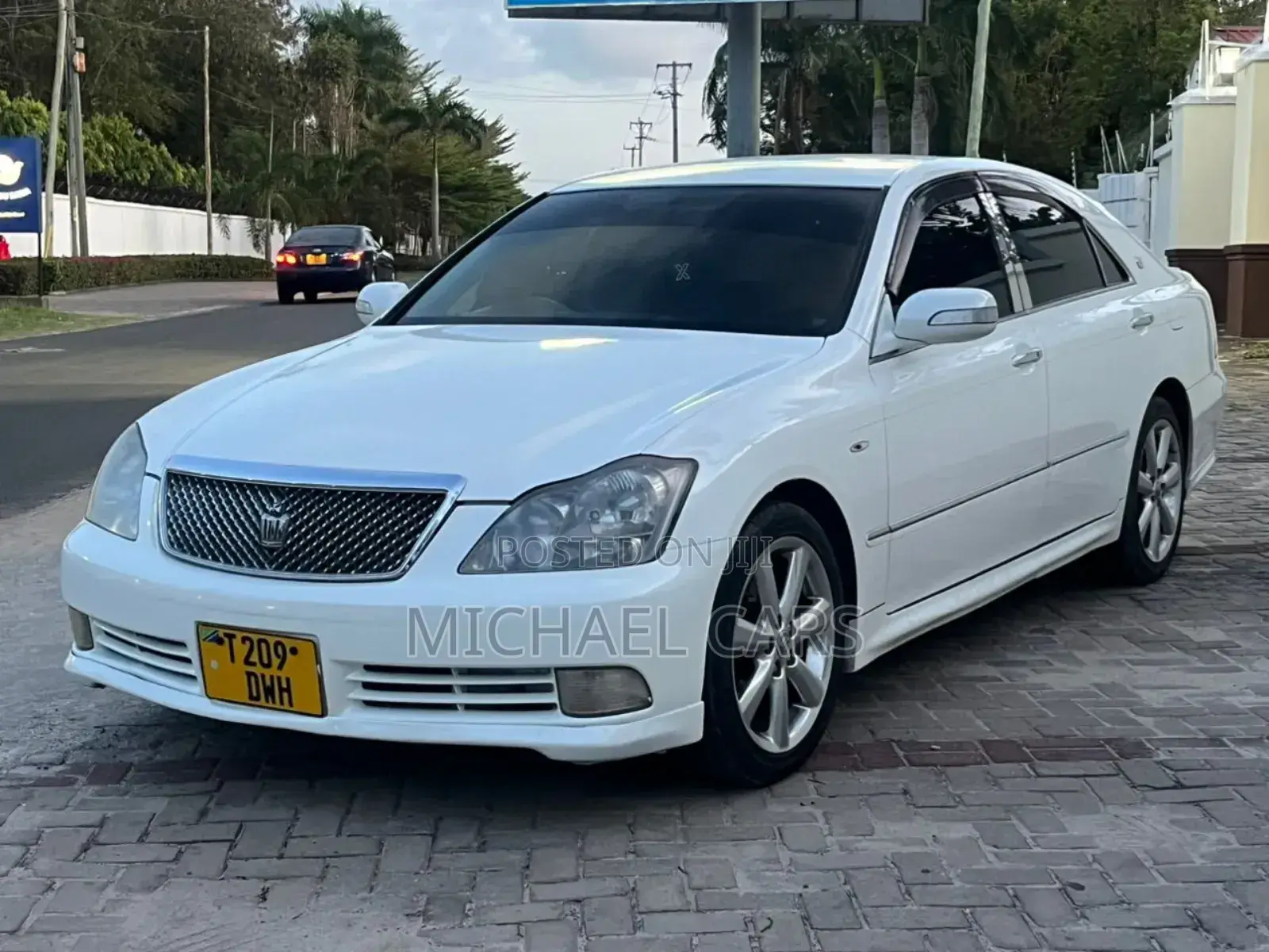 Toyota Crown Royale 2005 White