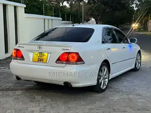 Toyota Crown Royale 2005 White