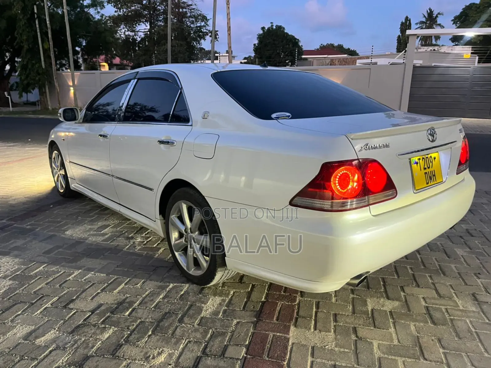 Toyota Crown Royale 2005 White