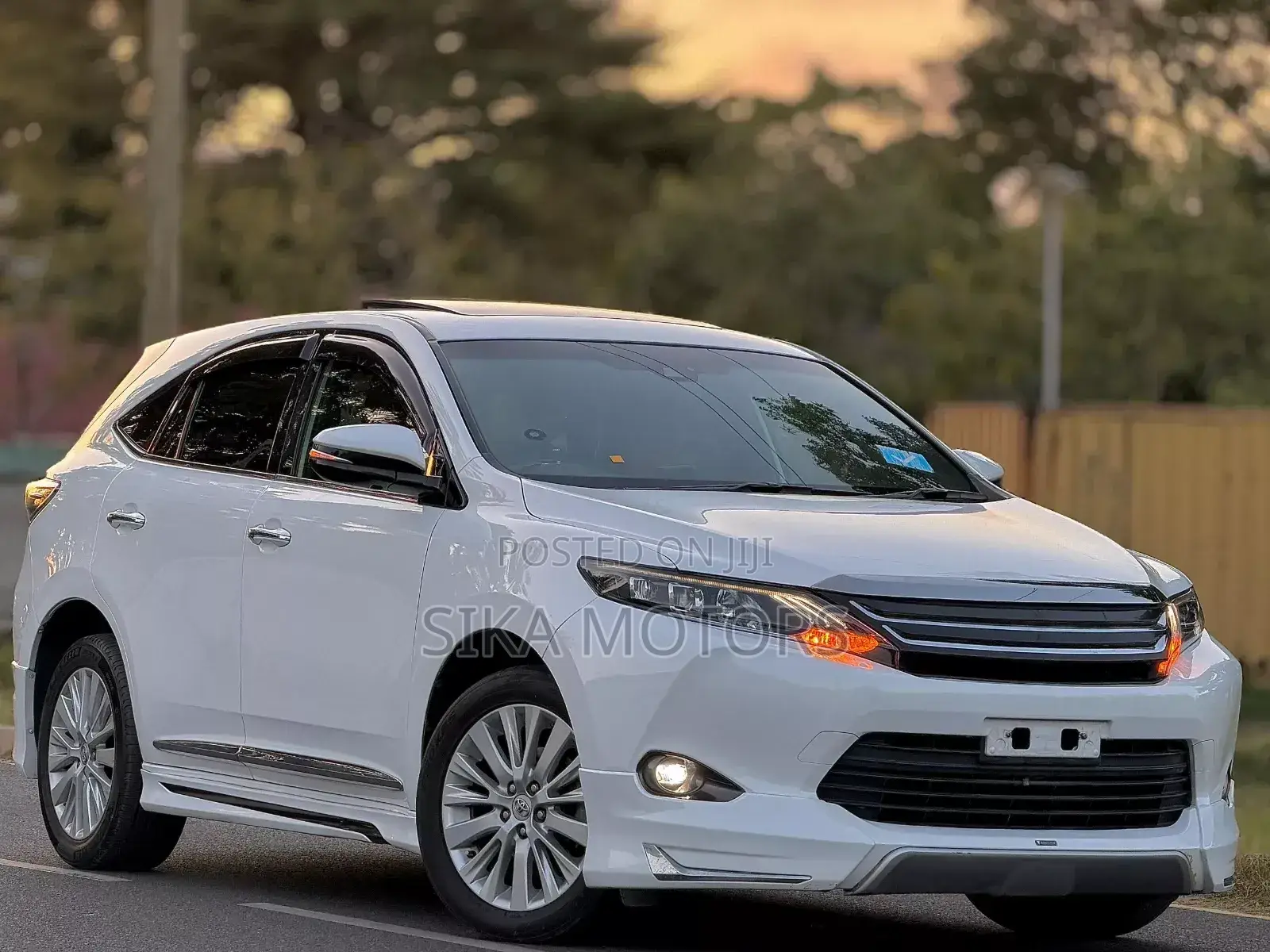 Toyota Harrier 2.0 2015 White