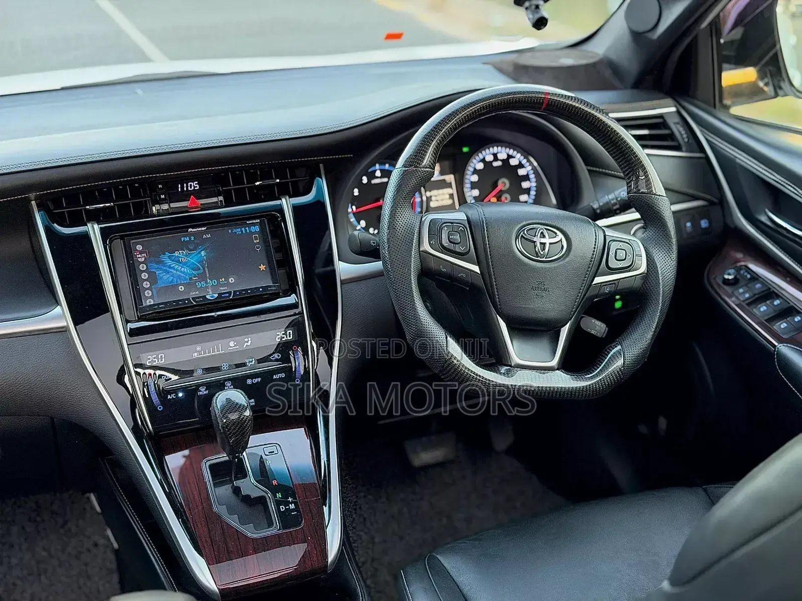 Toyota Harrier 2.0 2015 White