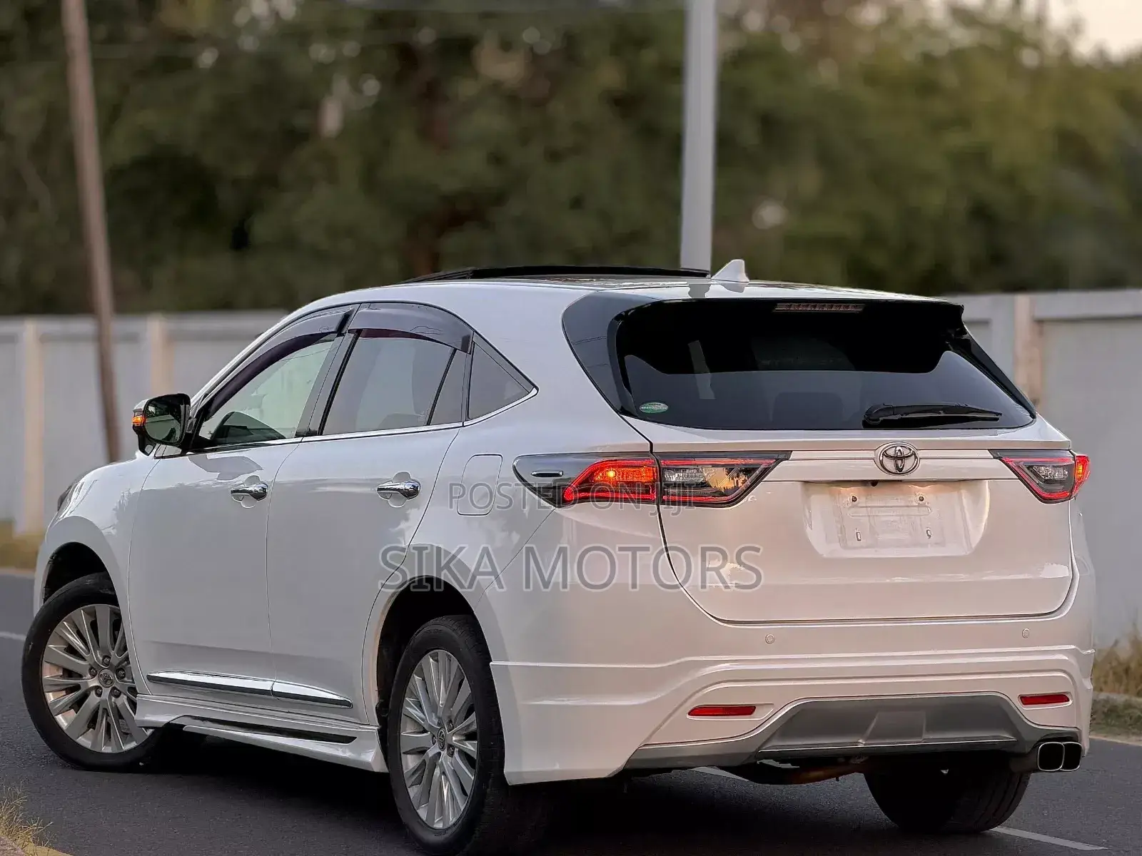 Toyota Harrier 2.0 2015 White