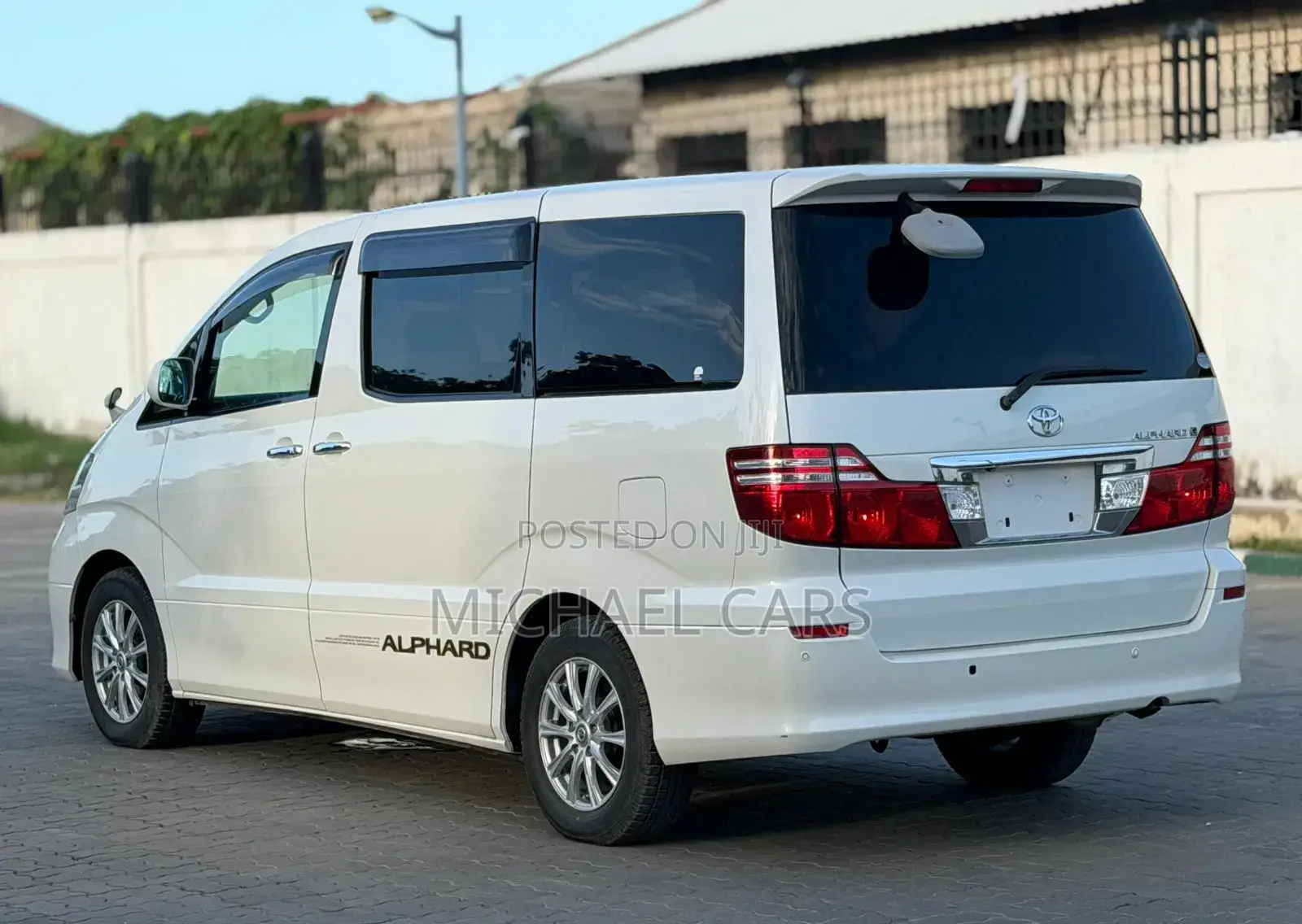 Toyota Alphard 2.4 Petrol AWD 2007 White