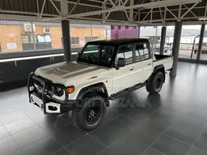 Toyota Land Cruiser 79 Series 2024 Pearl