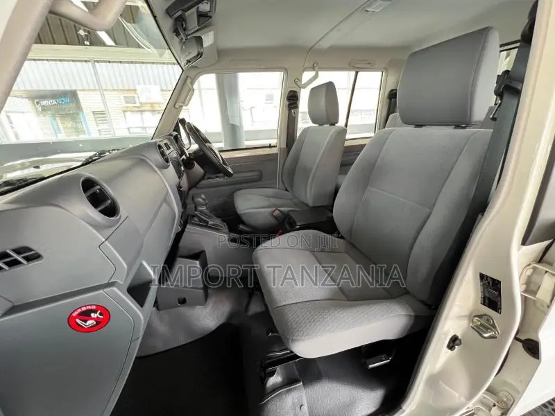 Toyota Land Cruiser 79 Series 2024 Pearl
