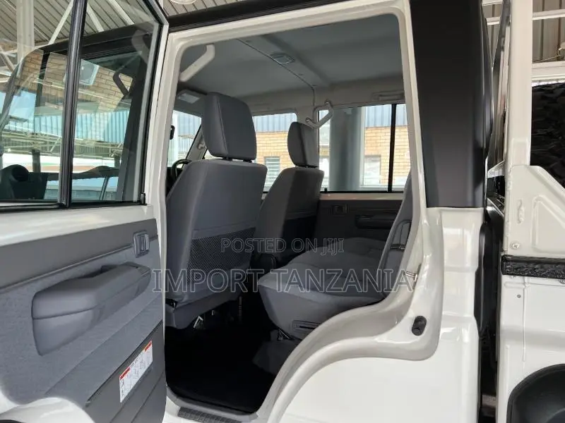 Toyota Land Cruiser 79 Series 2024 Pearl