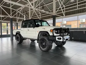 Toyota Land Cruiser 79 Series 2024 Pearl