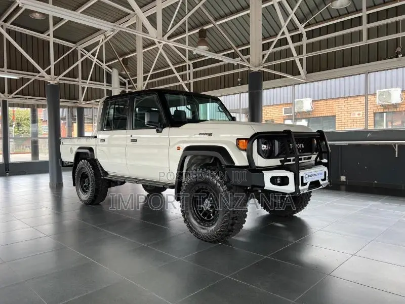 Toyota Land Cruiser 79 Series 2024 Pearl