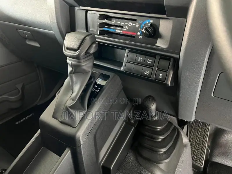 Toyota Land Cruiser 79 Series 2024 Pearl