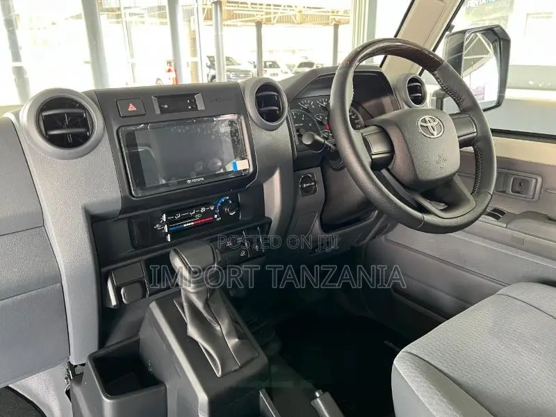 Toyota Land Cruiser 79 Series 2024 Pearl