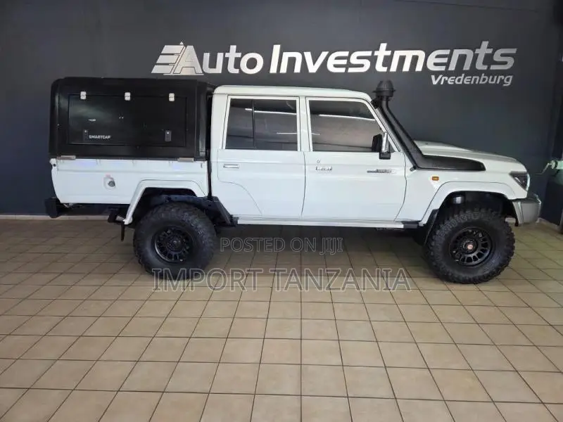Toyota Land Cruiser 2014 Pearl