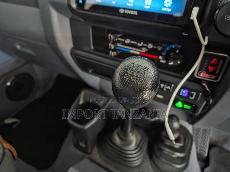 Toyota Land Cruiser 2014 Pearl