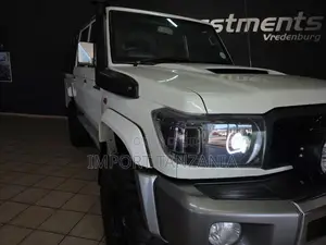 Toyota Land Cruiser 2014 Pearl