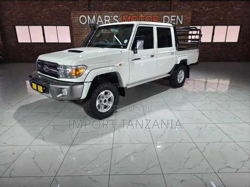 Toyota Land Cruiser 2017 Pearl