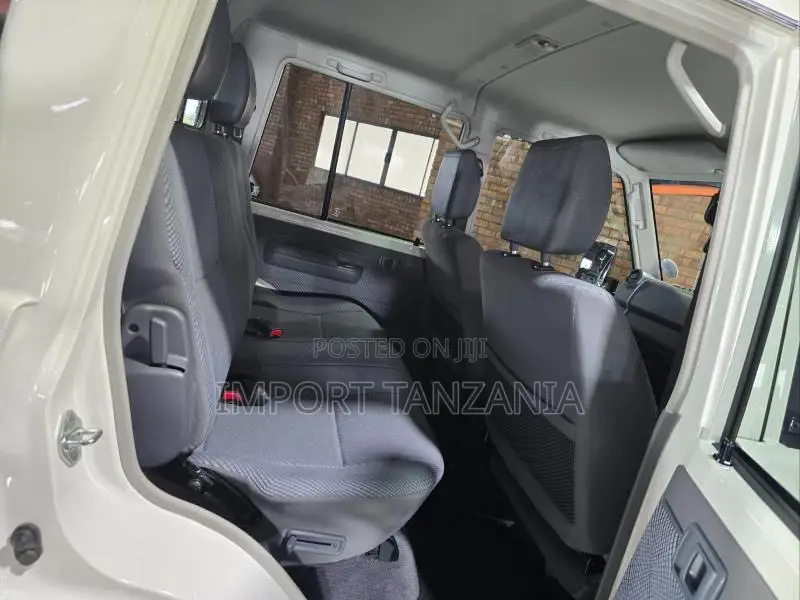 Toyota Land Cruiser 2017 Pearl
