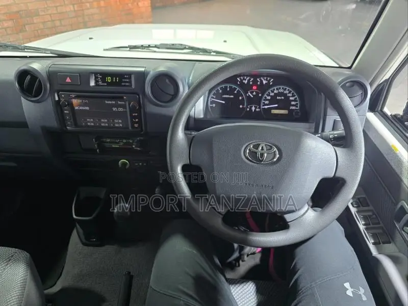 Toyota Land Cruiser 2017 Pearl