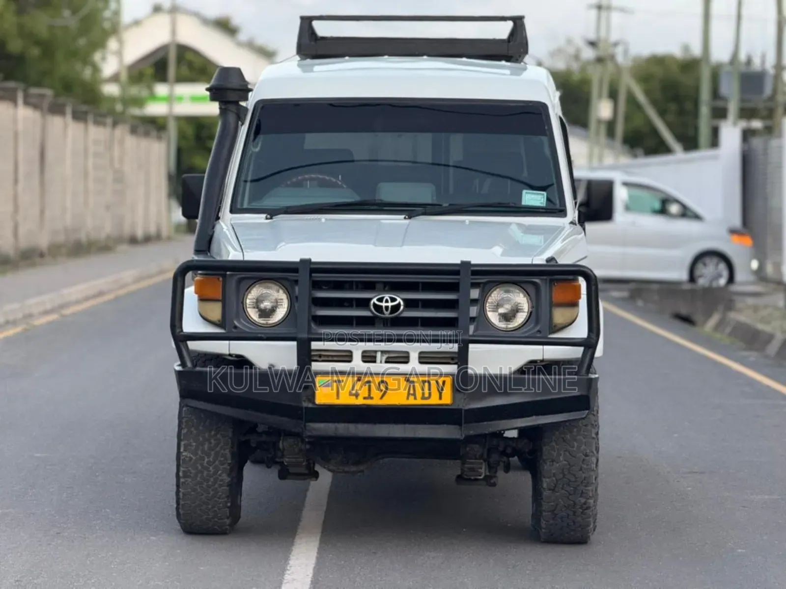 Toyota Land Cruiser 1996 White