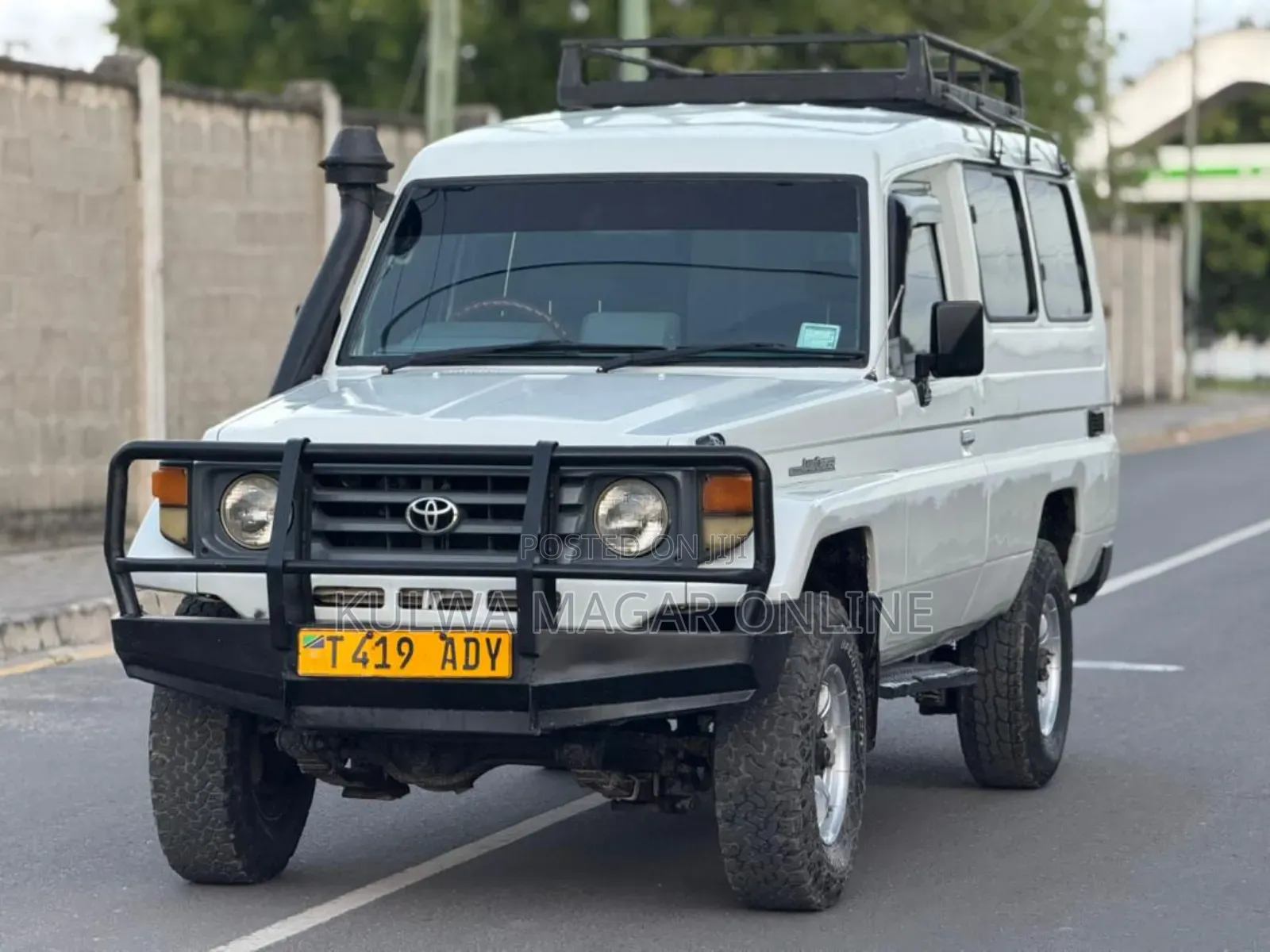 Toyota Land Cruiser 1996 White