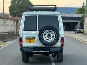 Toyota Land Cruiser 1996 White