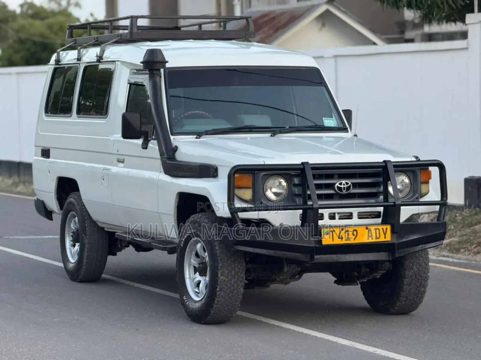 Toyota Land Cruiser 1996 White