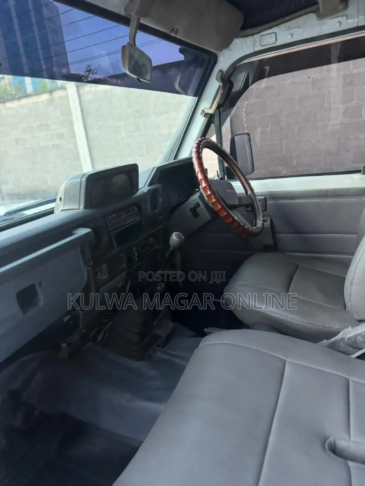 Toyota Land Cruiser 1996 White