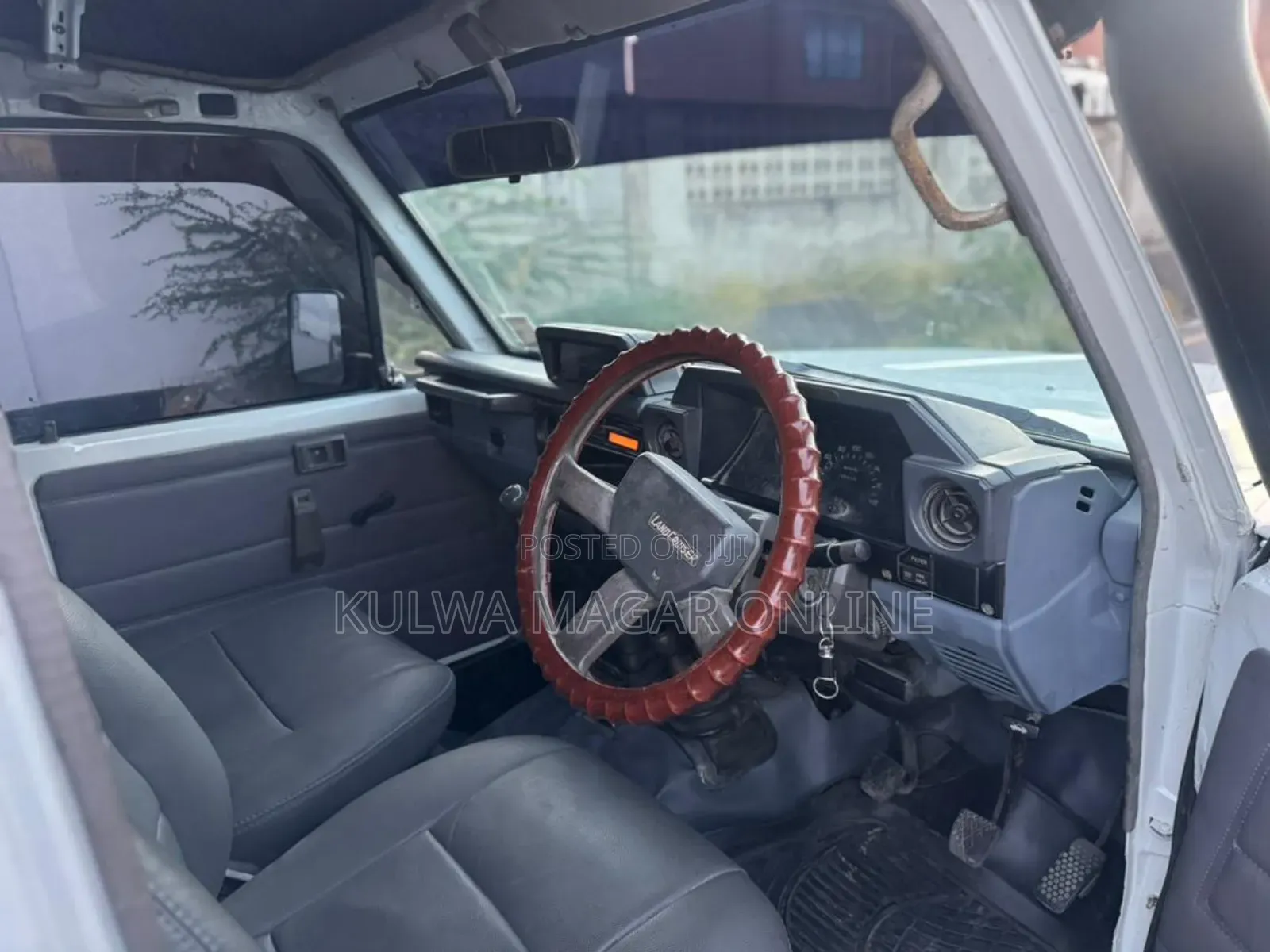 Toyota Land Cruiser 1996 White