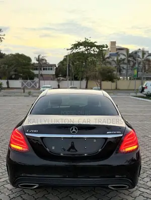 Mercedes-Benz C200 2015 Black