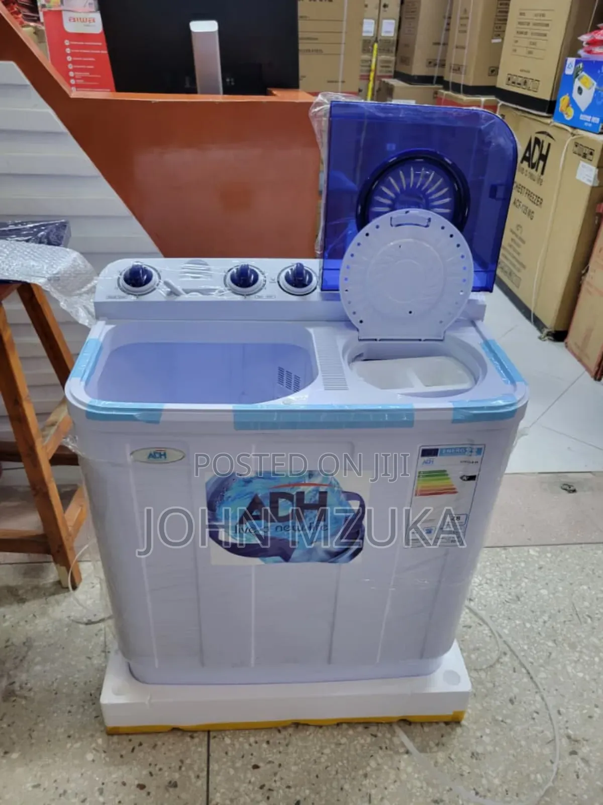 Washing Mashine 8kg , Inafua Na Kukamua