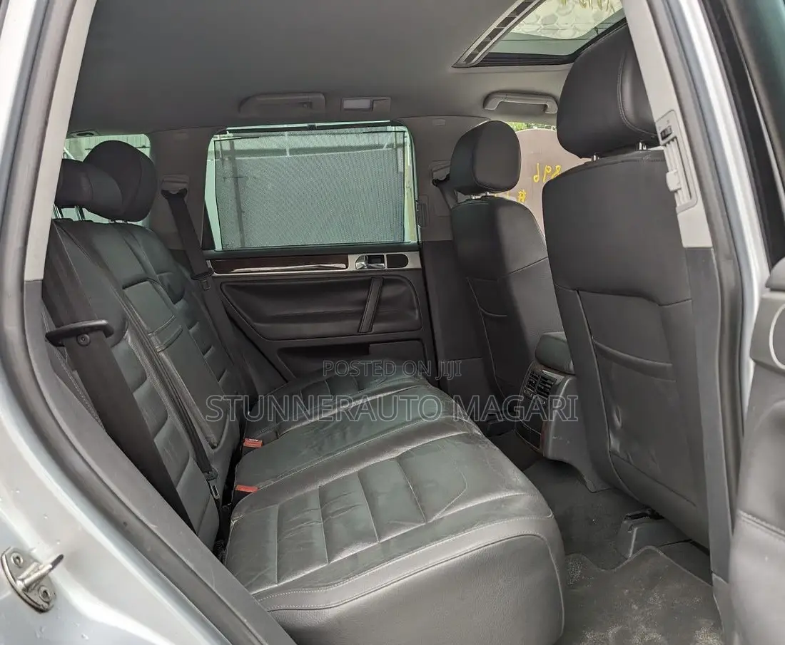 Volkswagen Touareg 2010 Silver