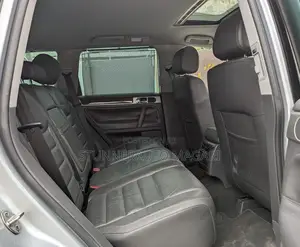 Volkswagen Touareg 2010 Silver