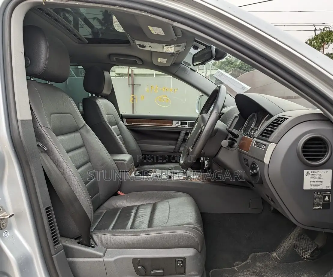 Volkswagen Touareg 2010 Silver