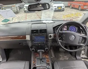 Volkswagen Touareg 2010 Silver