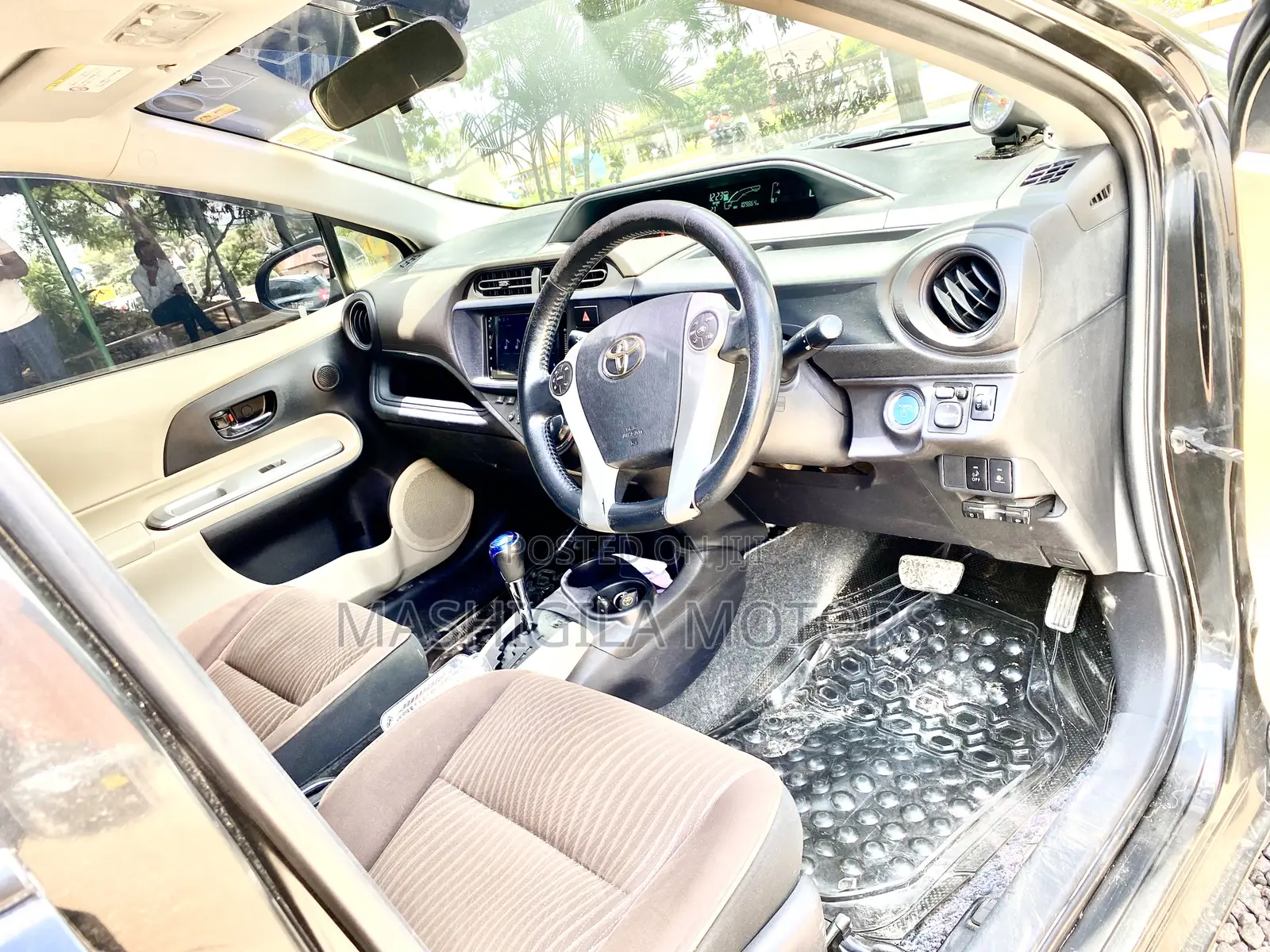 Toyota Aqua 2011 Black